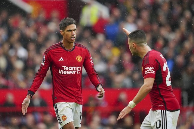 Raphael Varane Merasa Tidak Diinginkan di Manchester United: Apa yang Terjadi?